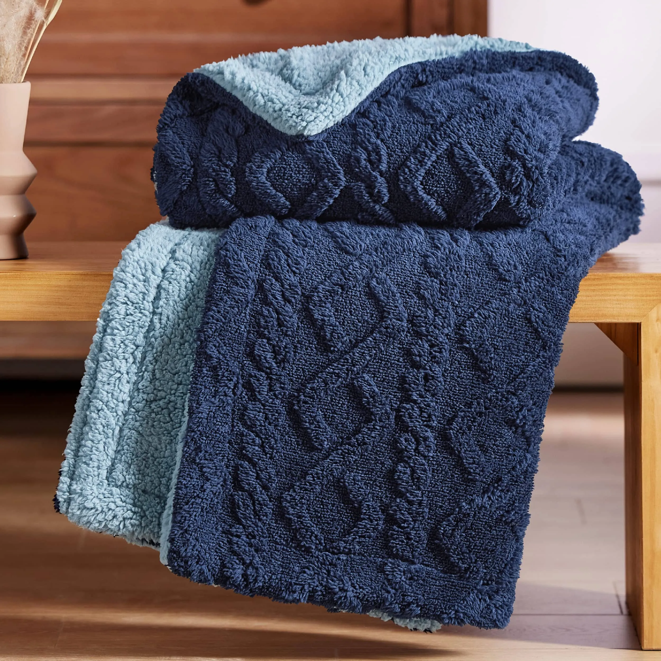 Bedsure Fuzzy Soft Sherpa Throw Blanket