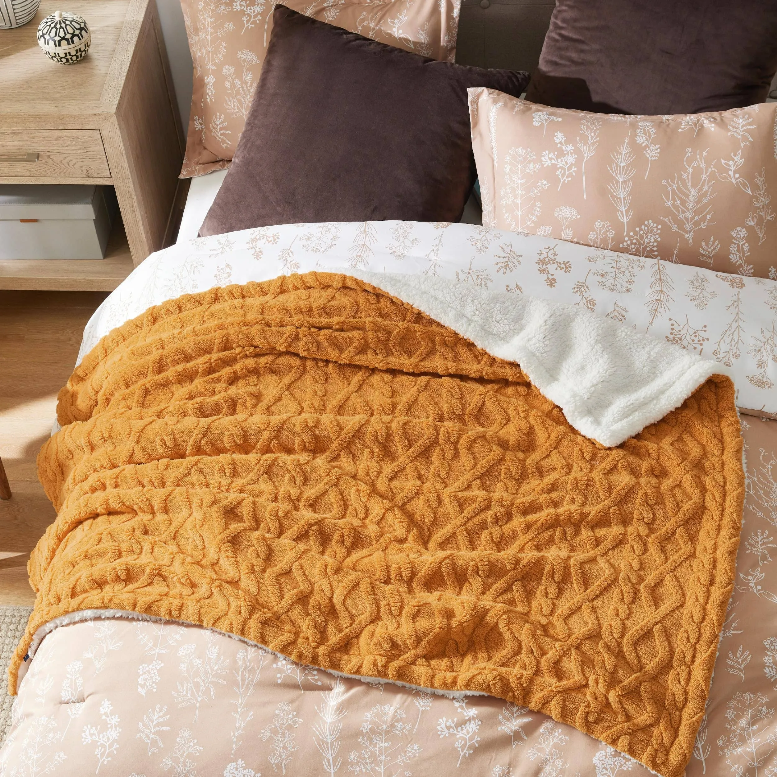 Bedsure Fuzzy Soft Sherpa Throw Blanket