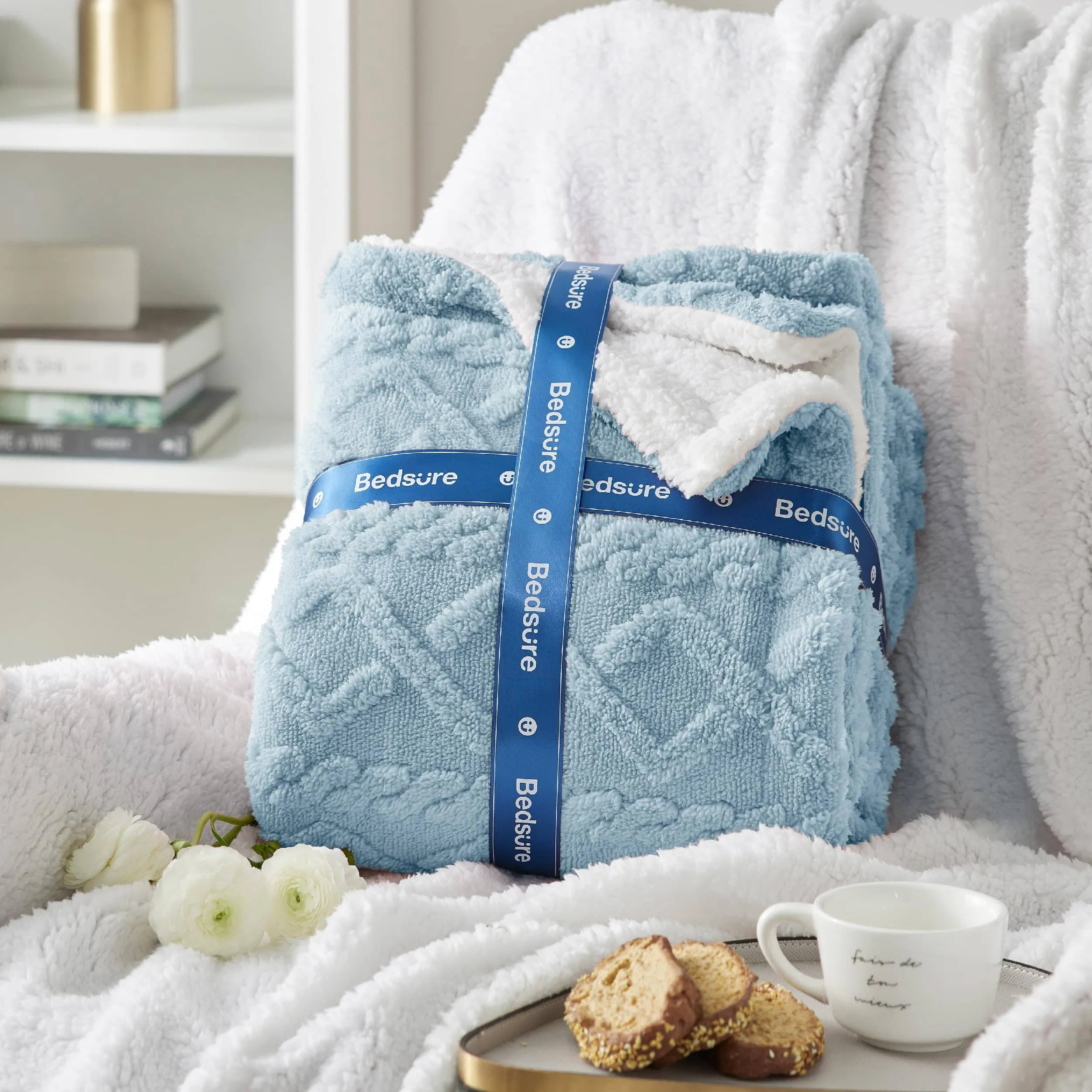 Bedsure Fuzzy Soft Sherpa Throw Blanket